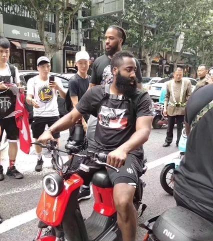 为什么电动车在发达国家不受宠，根本原因在于人家的交通体系和咱们压根不是一套逻辑。