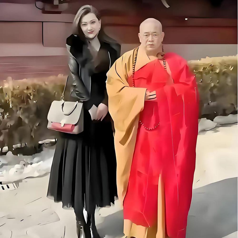 释永信到底多有钱，身披16万袈裟，手握18家公司，豪掷4.5亿买地，少林寺一年收