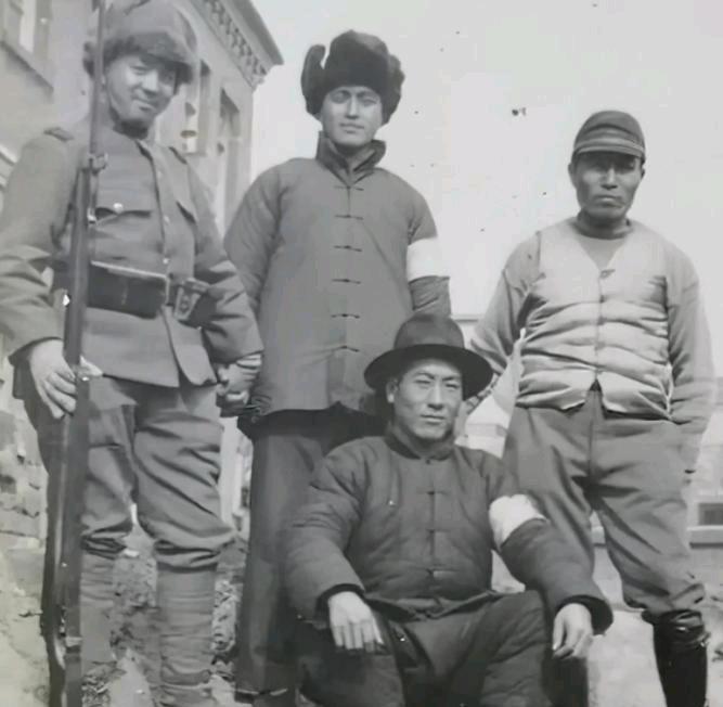 1943年，日伪汉奸头目刘赐胜杀人如麻，坏事做尽，新四军第二师铁路便衣一中队教导