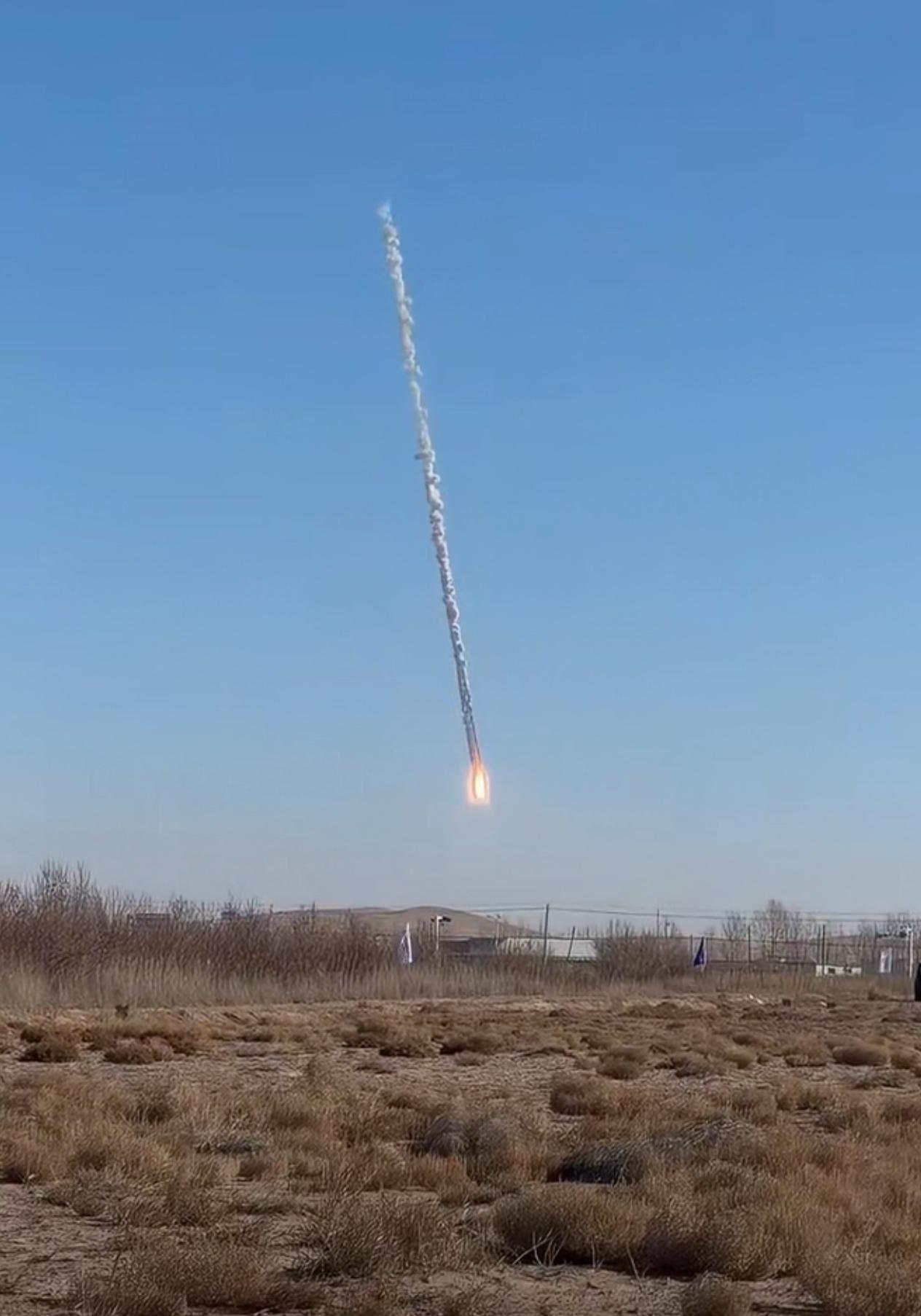 朱雀三号任务一级回收失败12月3日，朱雀三号火箭首飞，在万众瞩目下成功将卫星