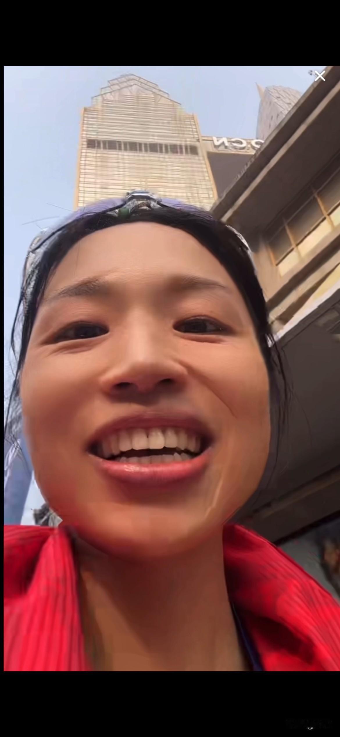 张水华重庆马拉松成绩：2小时30分，国内第四，国际第六，她比较满意！就在刚才