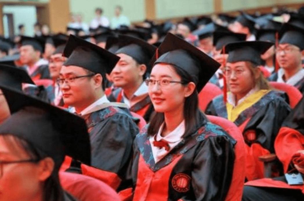 中国的大学教育似乎已经走到了必须彻底变革的临界点，就在前不久，教育圈里发生了一件