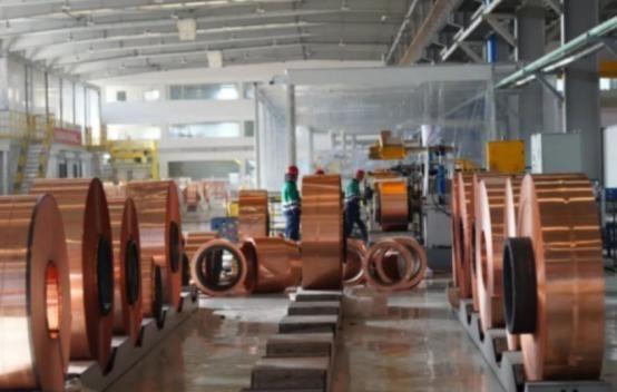 美国这次蒙了，最近美国大量囤积了铜，把铜价炒上天去了，可美国万万没料到，中国根本