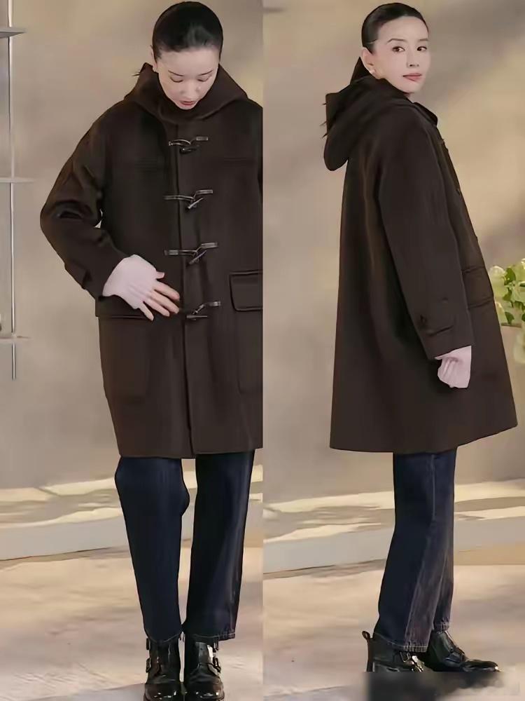 董洁直播间衣服被吐槽又土又老气董洁直播间的穿搭审美也太迷了！这么丑的衣服卖得还