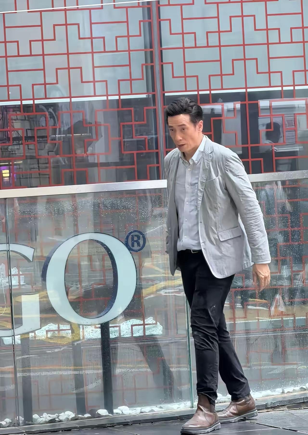 曾经香港顶流男主，如今又瘦又老，没脸皱纹，你能认出是谁吗？