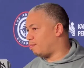 NBA常规赛，快船将主场对阵太阳。赛前，泰伦-卢参加了新闻发布会，谈到了球队目