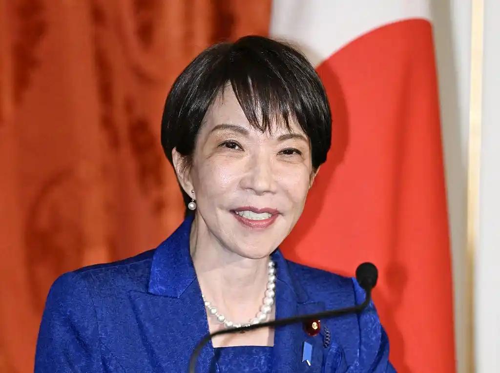 全网炸翻！4月2日日本众议院全体会议上，一个尖锐问题直接把首相高市早苗问出了实话