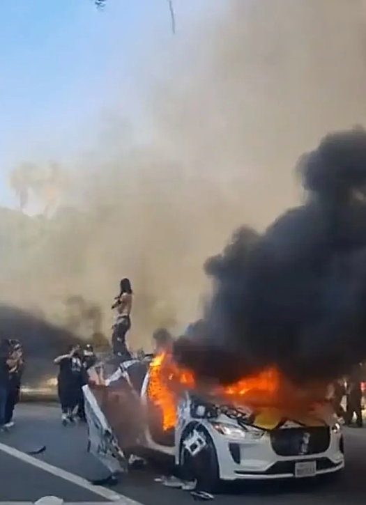 美国加州打砸烧，在美华人却说美国现在很安全。美国多地爆发内卷，连央妈都报道了，