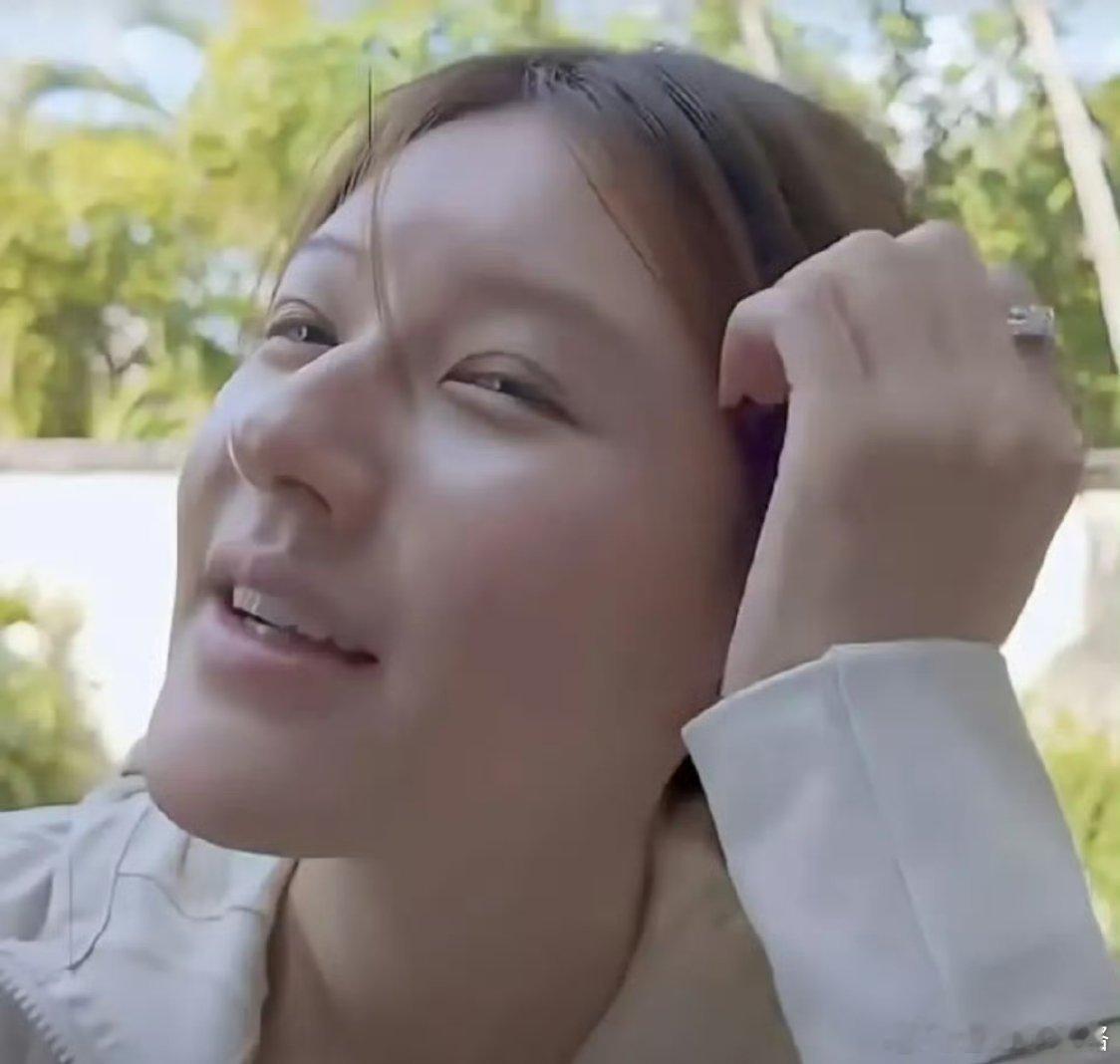 赵露思还是很勇敢的用这张失败的脸大胆进组