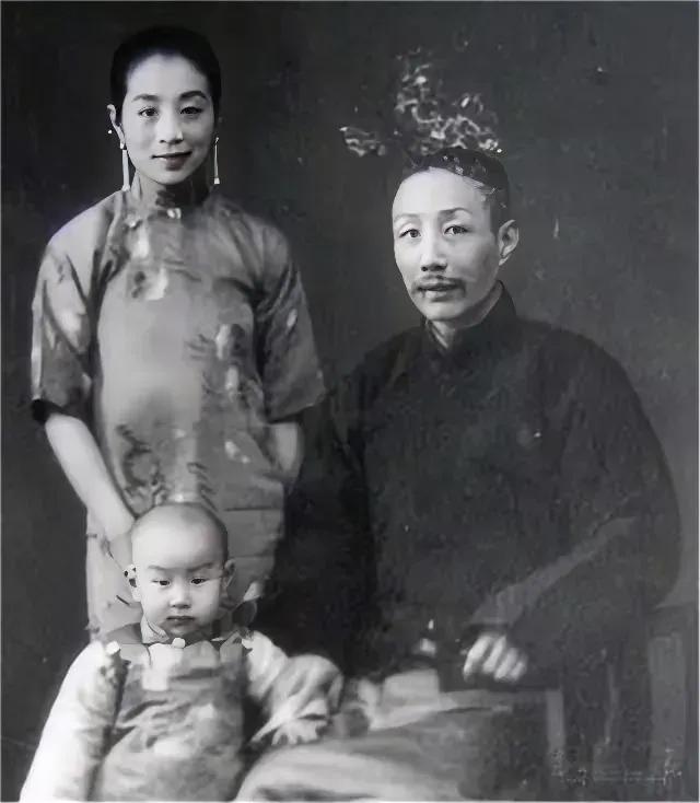 1934年，44岁的交大校长张福运对妻子李国秦说：“我们女儿怀孕了，孩子是我的！