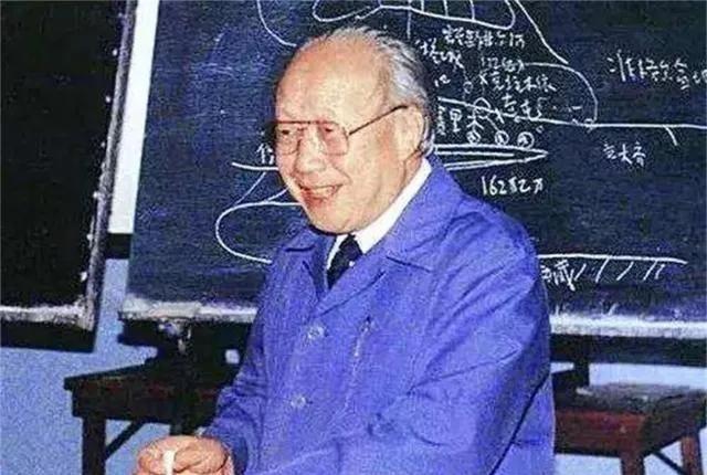 1931年，钱伟长为了能有大学上，一口气报了5所大学。高考成绩下来，英语，物理，