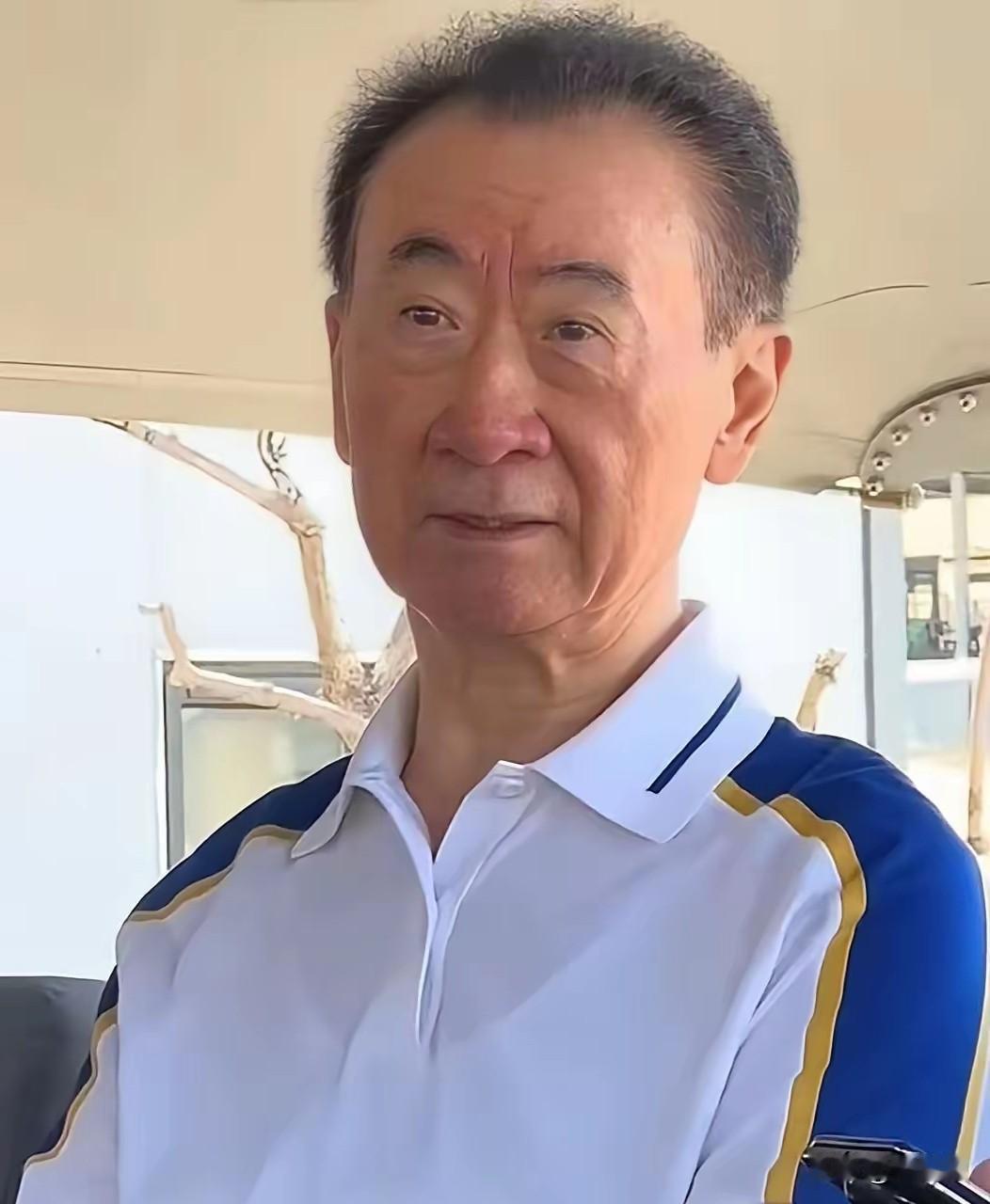 我小姨之前在万达上过班只有离职了才敢说的大实话她说，别看王健林现在被限高了，