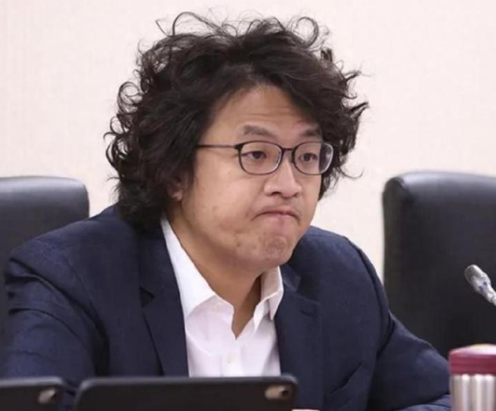 沈伯洋害怕哭了！现在后悔已经晚了！沈伯洋这一哭倒是露出了底牌以前