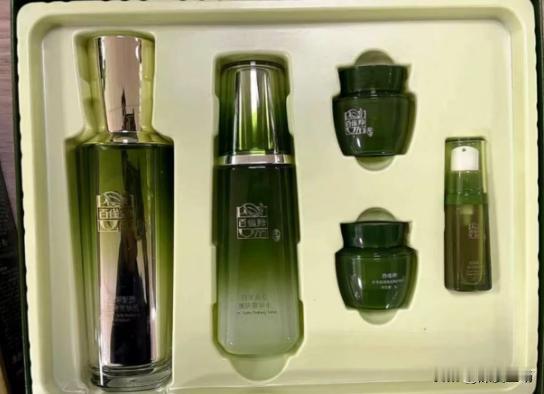 两三折的价格给爸妈买了两件年货。前段时间一直在忙，最近才抽出身给爸妈买点年