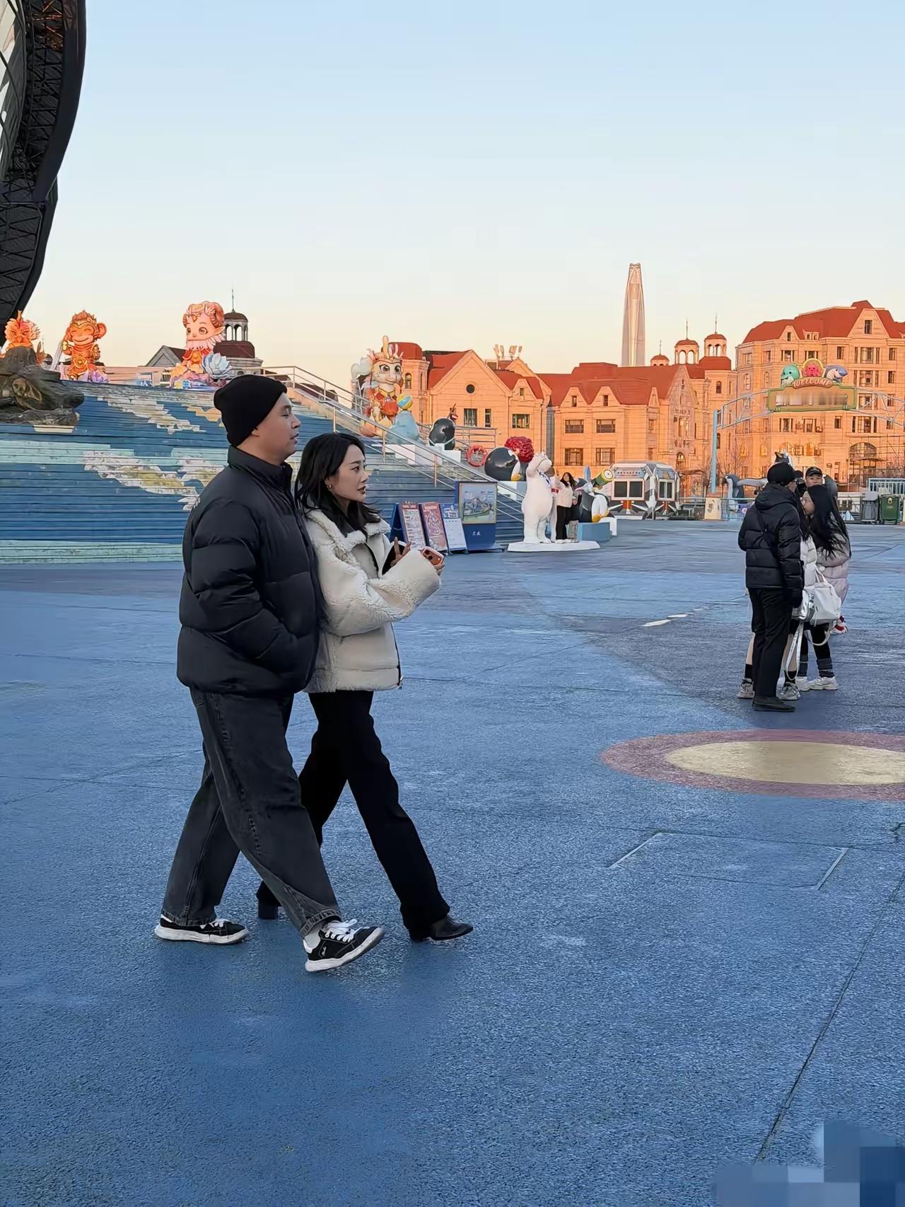 演员李纯和她的丈夫。很般配，李纯真会找。李纯美照李纯李纯壁纸