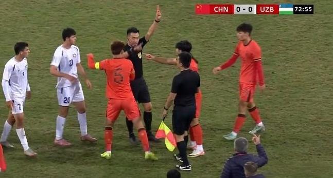 掌掴对手！做美甲！汪士钦的国脚生涯是不是到头了。熊猫杯，中国U22国家队对阵乌兹