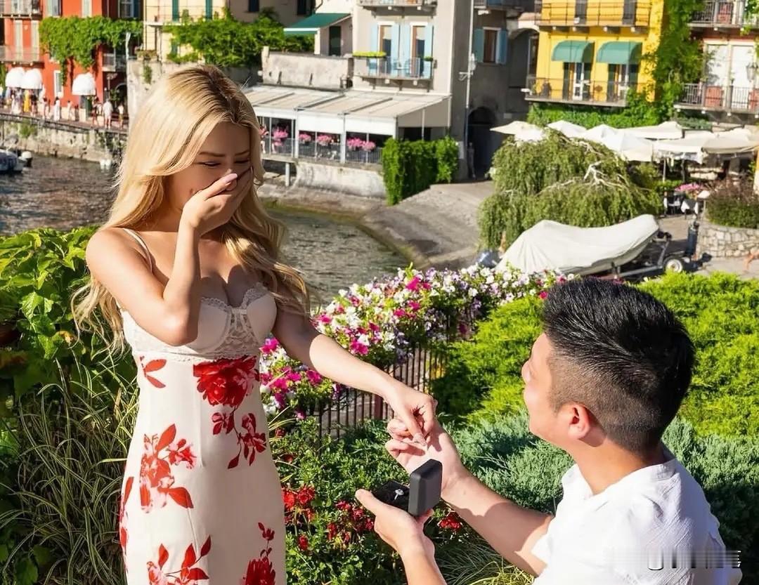 恭喜！香港女星高调晒巨钻宣布订婚，神秘男友身份成谜惹猜测香港知名女星近日高调