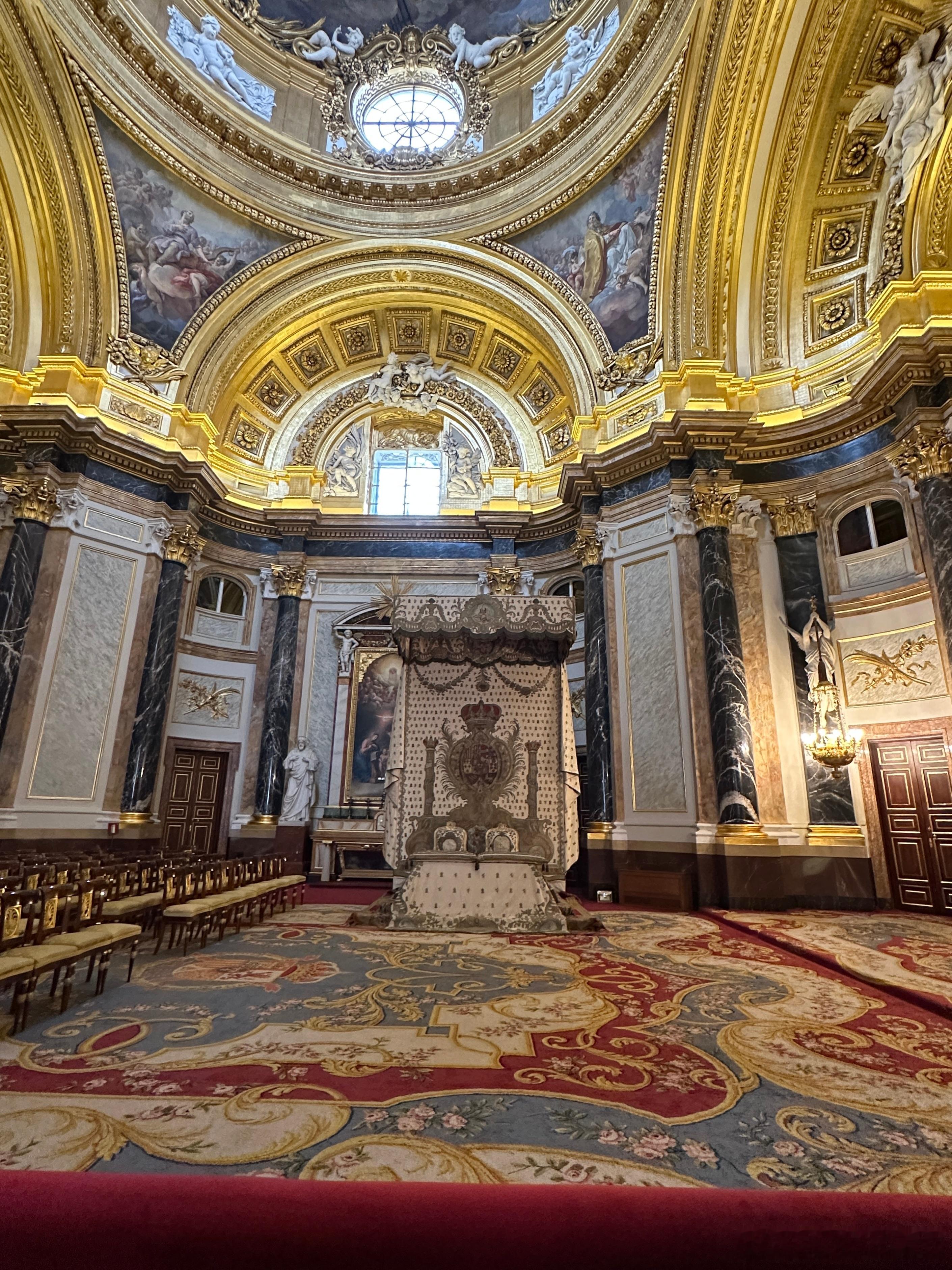 【王宫的前世今生】1738年，马德里王宫在哈布斯堡王朝旧宫废墟上动工，1764年