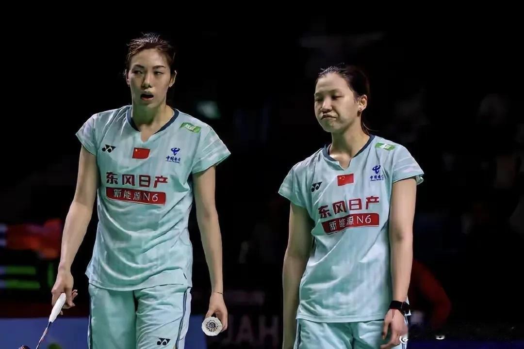 刚刚结束的一场泰国羽毛球大师赛女双1/4决赛，中国队该项目独苗鲍骊婧/李怡婧以2