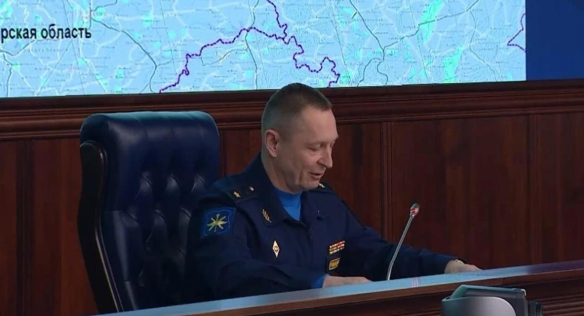 战争要结束了，乌军排队投降，普京锁定新目标，美英法德开始急了无人机袭官邸与乌军