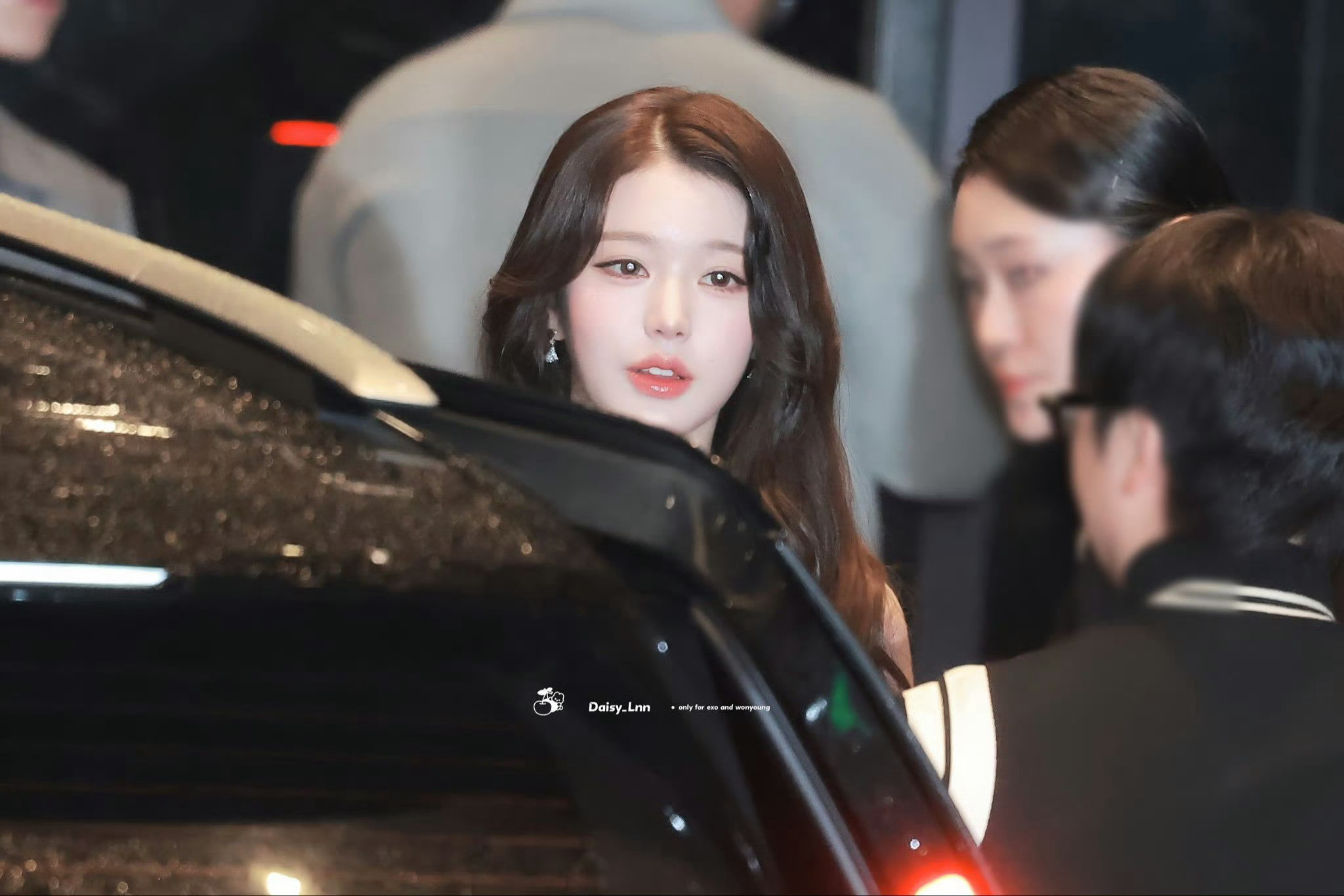 张元英发光美貌点亮黑夜