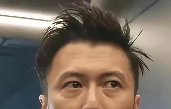 谢霆锋的生图，感觉他长的也不帅。现实生活中，有不少四十多岁的男人，比他长的都
