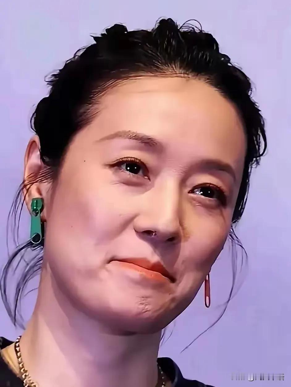 马伊俐近照颜值崩塌?网友直呼岁月不饶人!近期关于马伊琍（49岁）外貌状态的