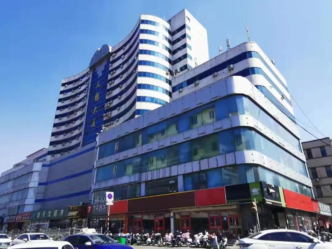 济南火车站北站房开通进入倒计时，可以关注一下南边天龙大厦什么时候拆，以及拆迁难度