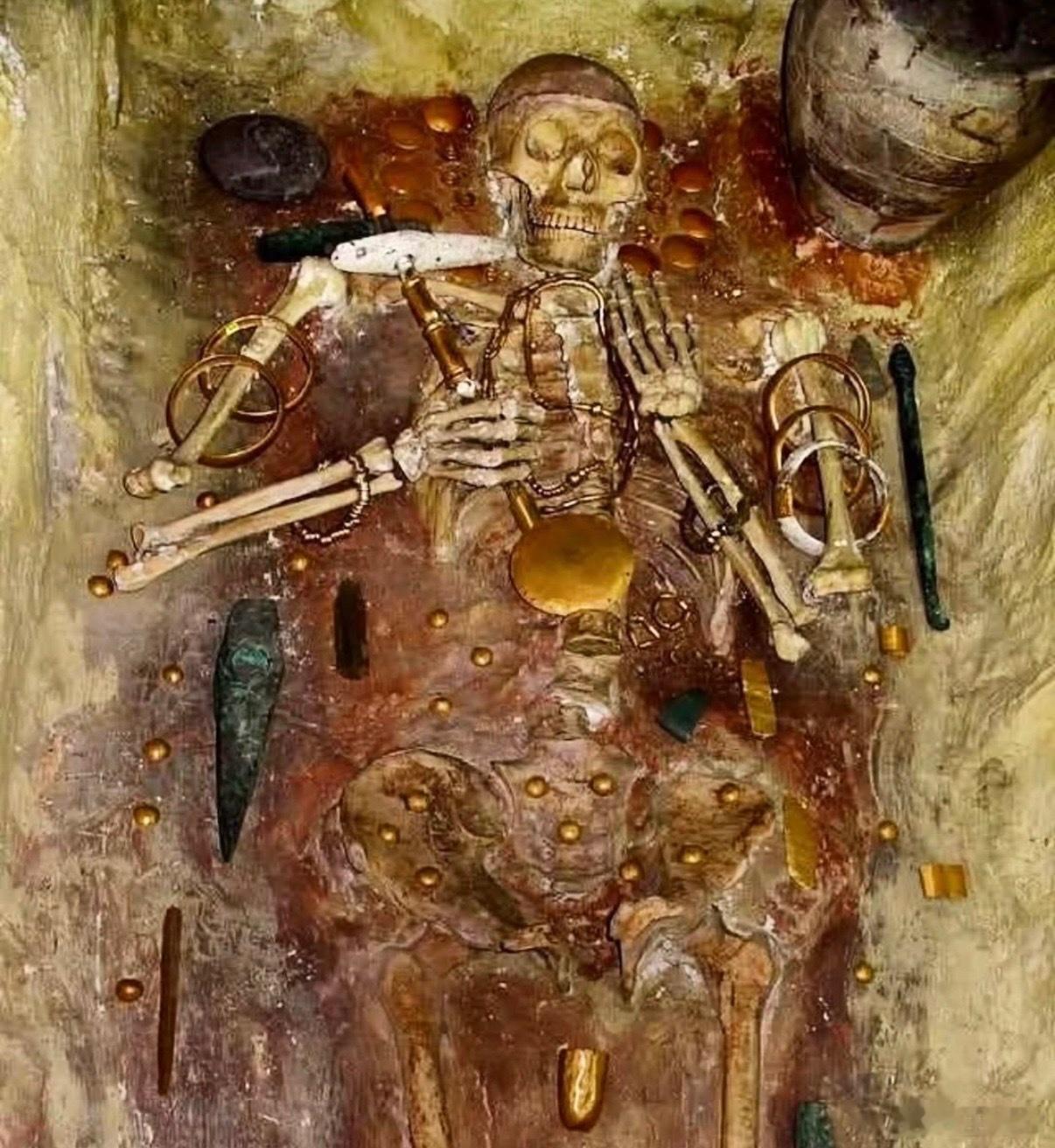 ‼️1972年在保加利亚发现的6500年前的骨骼化石，以及世界上一些最古老的黄