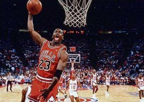 谁才是真正的NBA第一人？论冠军数，比尔·拉塞尔堪称神话！13个赛季狂揽11冠外