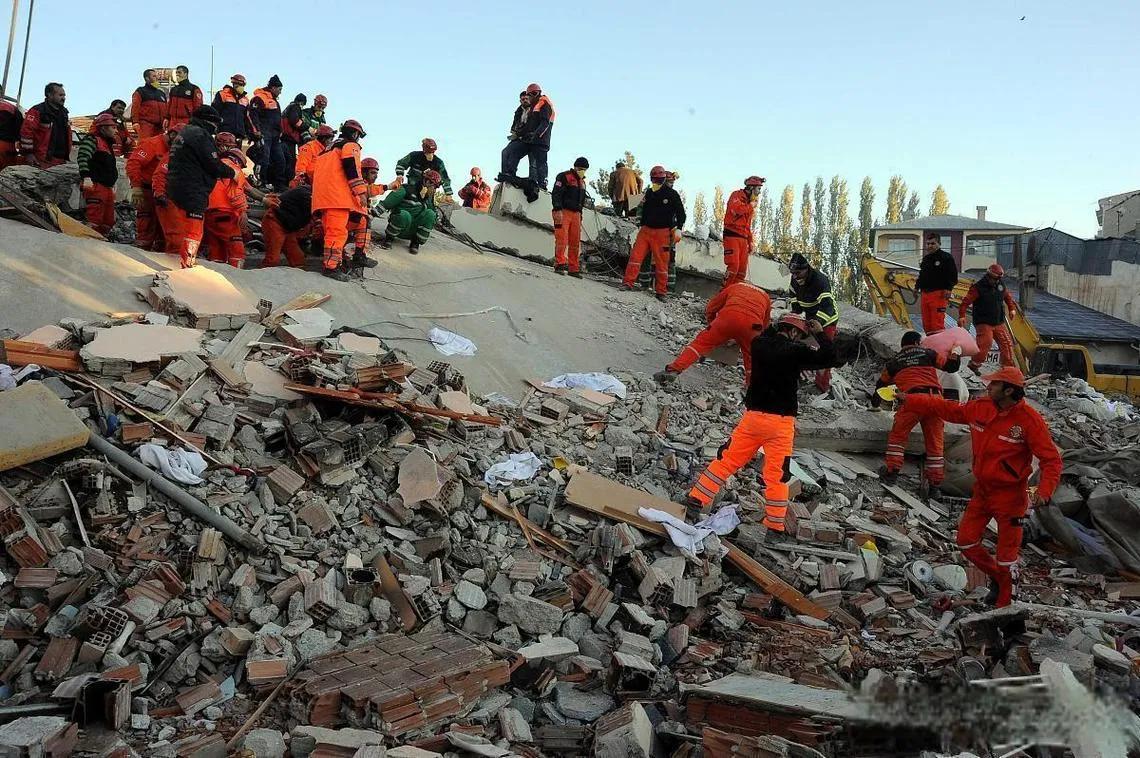 12月4号下午3点44分，新疆克孜勒苏州阿合奇县发生了6.0级地震，震源深度10