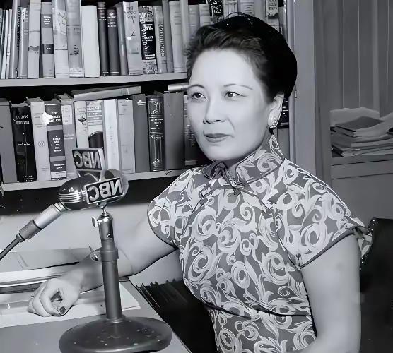1949年5月，浙江奉化溪口。胡炜带21军61师进了蒋介石老家，毛主席早有交代：