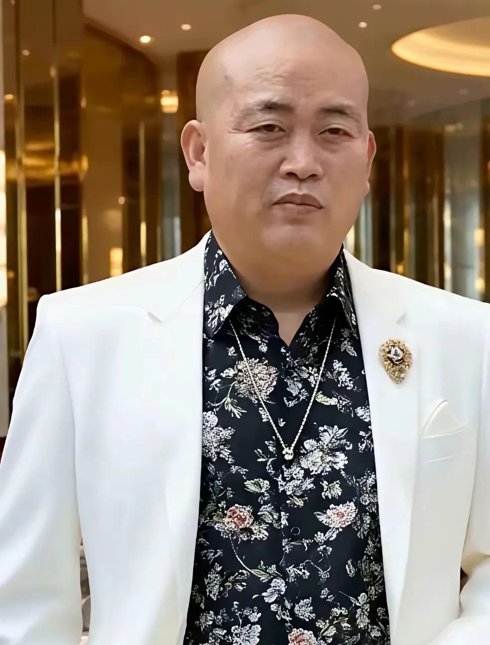 和尚和道士的5点区别！1、起源不同。佛教起源于公元前6世纪的印度，由释迦牟尼创