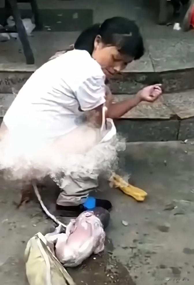 有些妈妈生孩子的时候疼得直叫唤，但也有的妈妈生孩子就特别快。这不，网上有张图