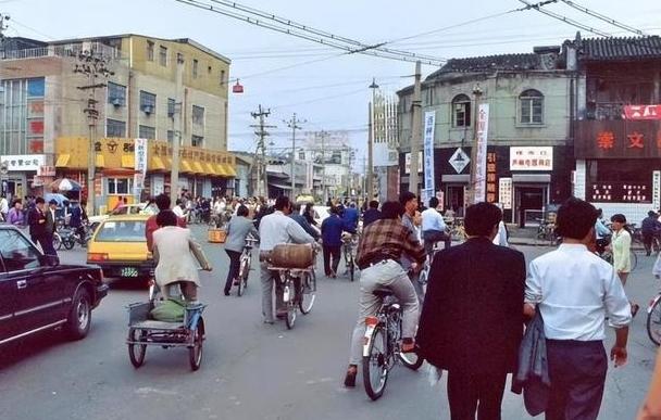 1999年馆难，美军共投了5颗炸弹，唯独大使居住的官邸那颗没爆炸，是美国有意所为