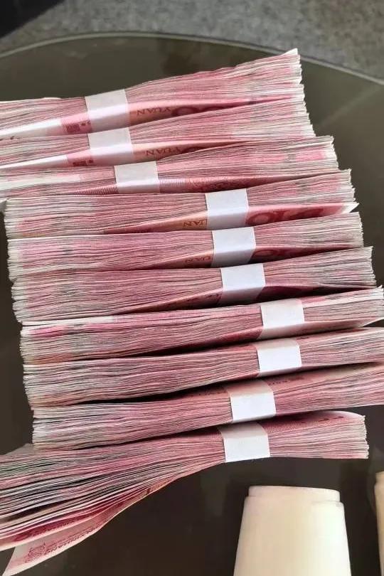 2026年已经来了劝各位一句，抓紧把手上攒的钱安安稳稳存成定期，因为