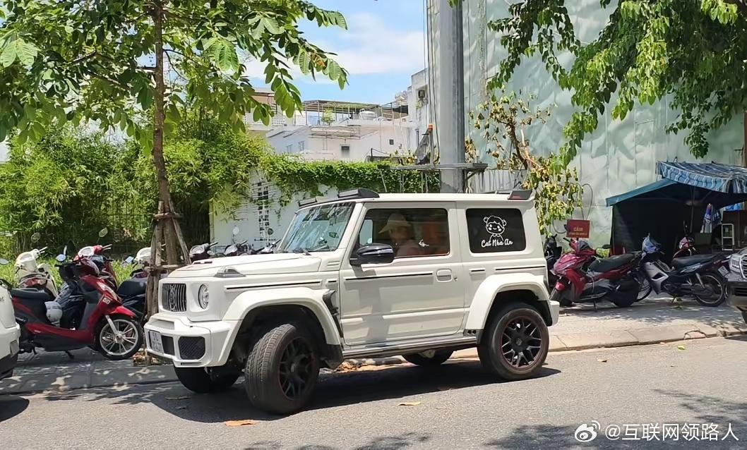 奔驰小G  奔驰小G也要来了， 大G实在高不可攀，这个小G...