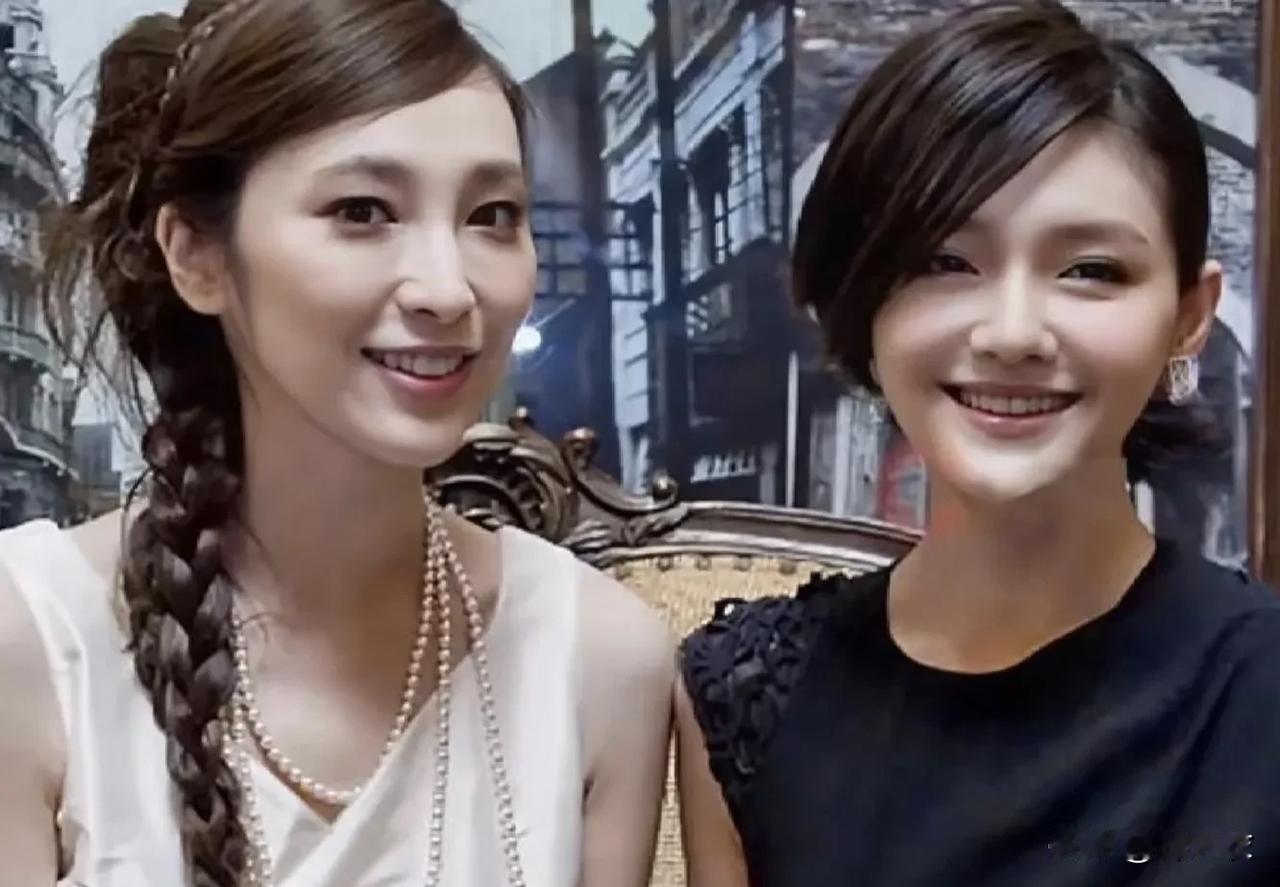 吴佩慈以前说希望大S是她姐姐，因为她很羡慕小S能拥有这个姐姐的。再加上她们几