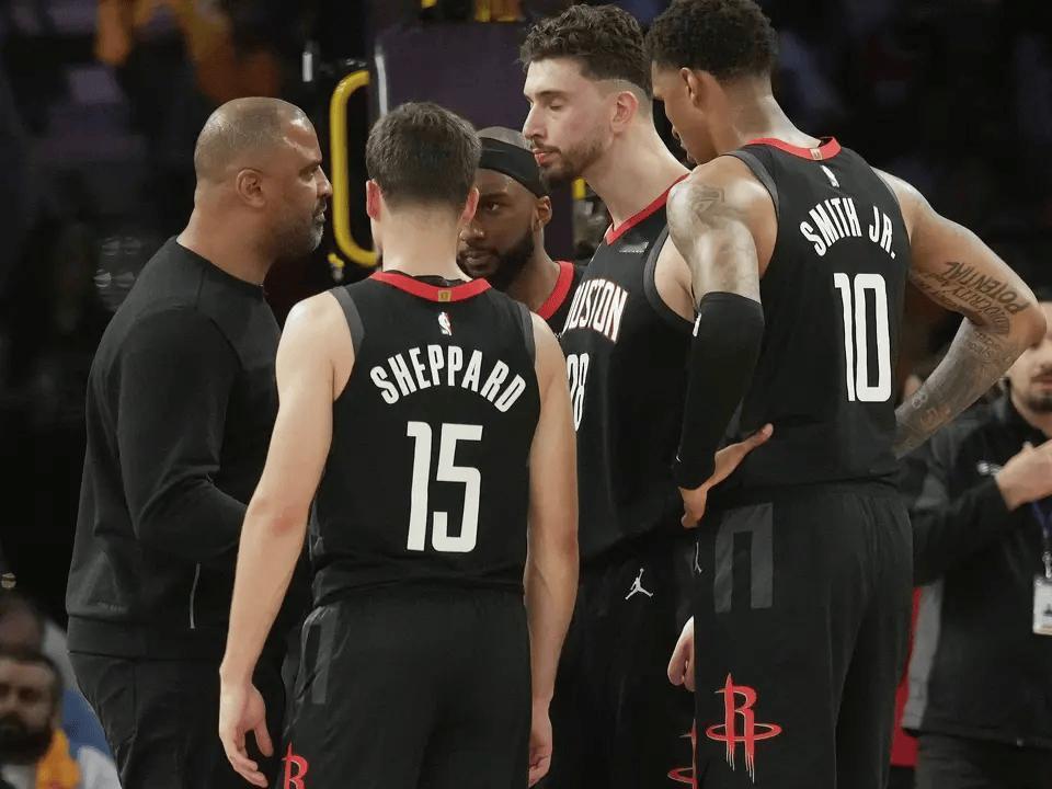 杜兰特来火箭那会我就有预料到这种情况了，毕竟去年季后赛就发生过，那会火箭三拒投全