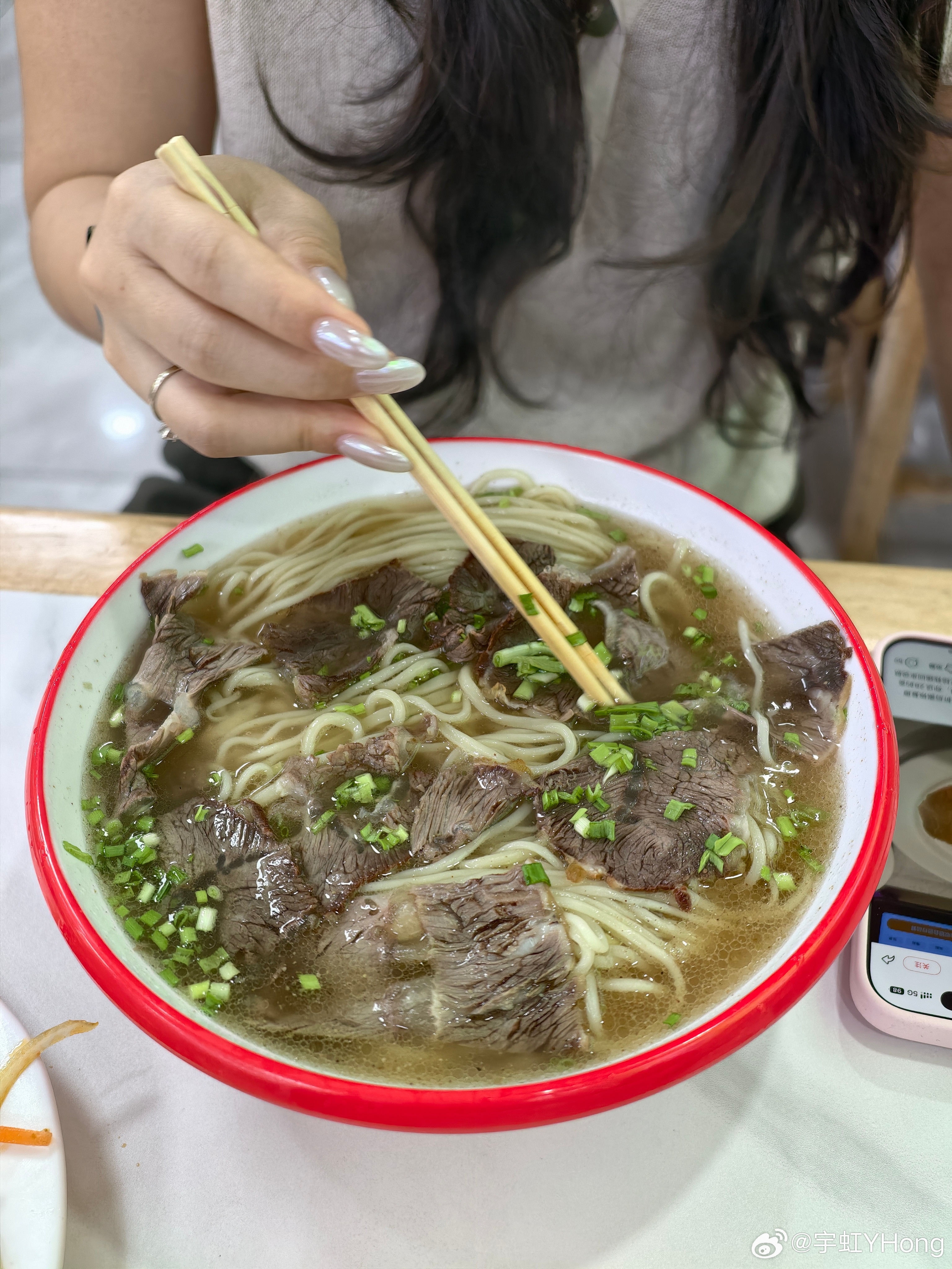 长春的大碗牛肉面一碗18，这含肉量怎么样？