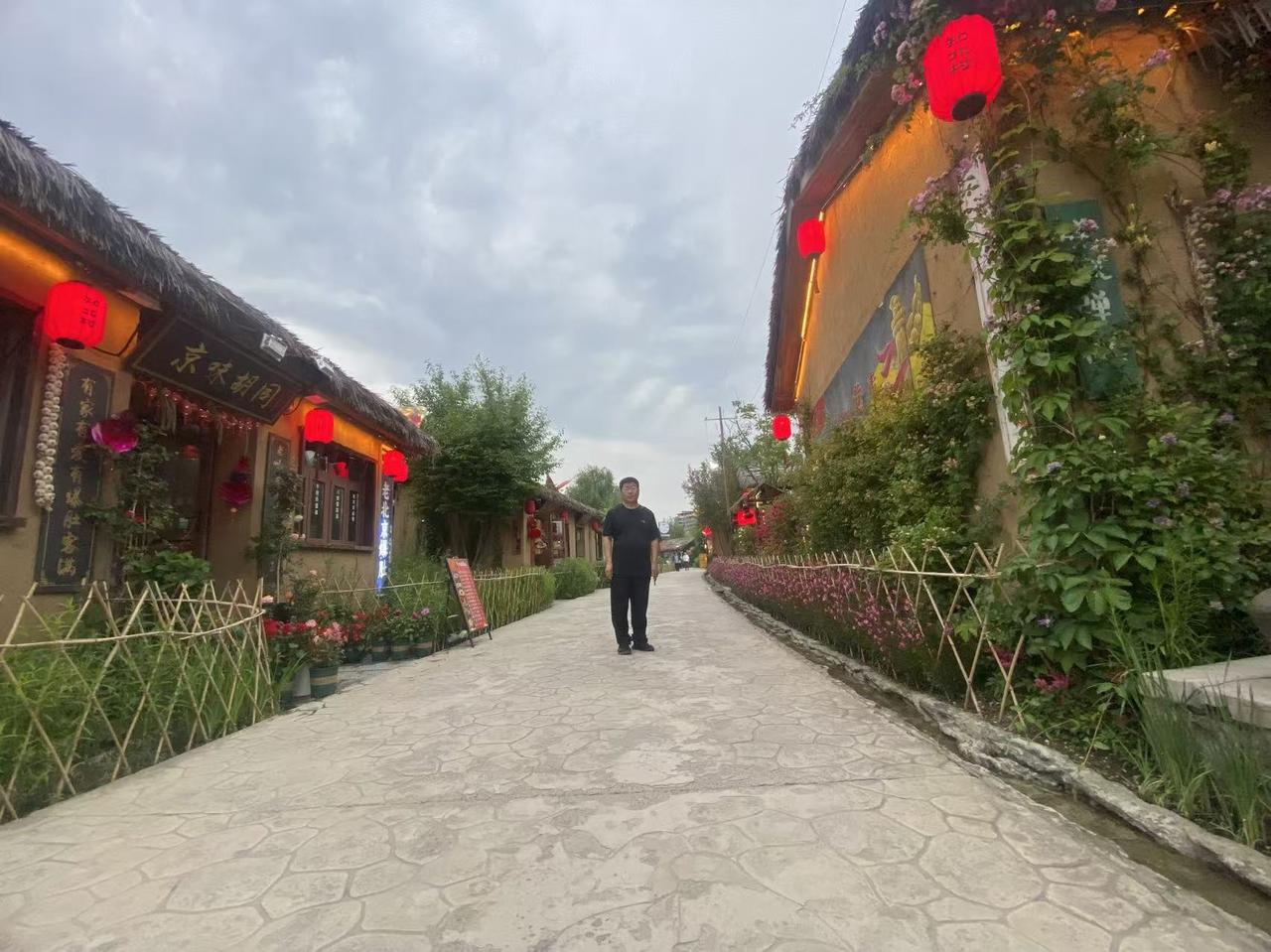 妻子有个小辈亲戚，这几天去长春做了手术，据说颅内感染，很危险。我对妻子说：当初你
