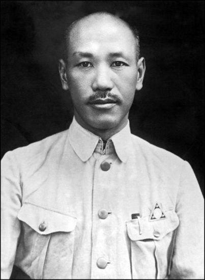 陈赓说过，东征的时候老蒋那次就是要以身殉国的，他给背出去了。李宗仁也说