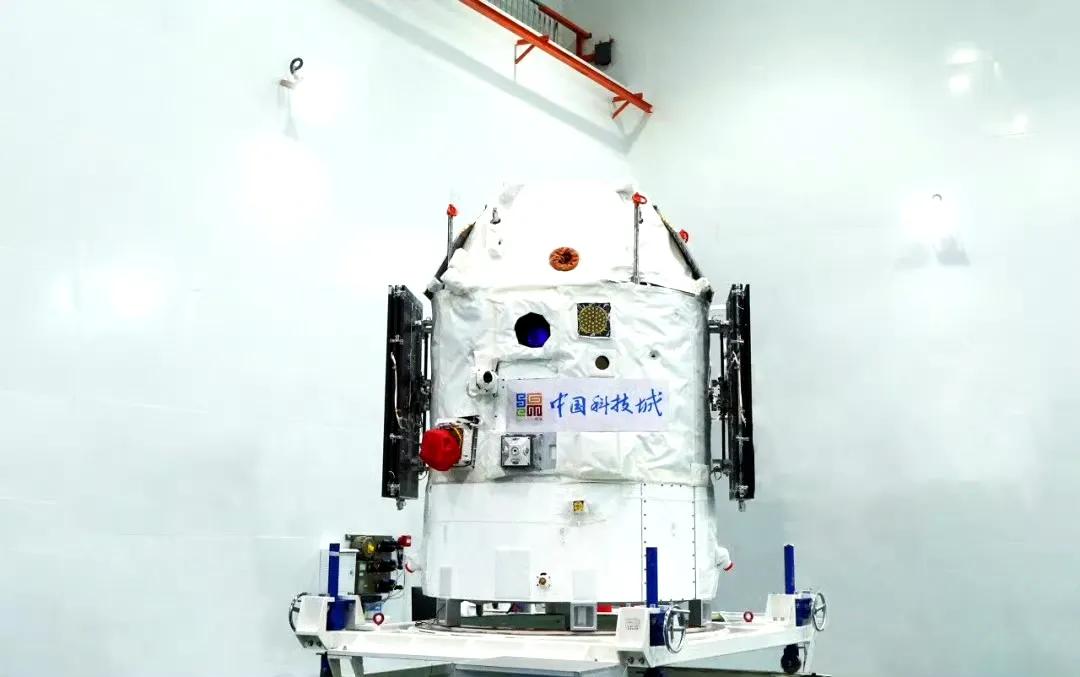 这个就比较厉害了，咱们的民营航天企业也开始做太空飞船了。今天快舟十一号发射的