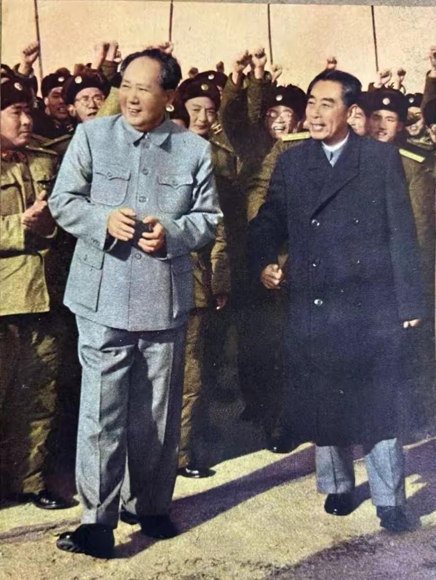 那时，伟大的毛主席，敬爱的周总理和英勇的人民子弟兵是亿万老百姓的最可爱的人…