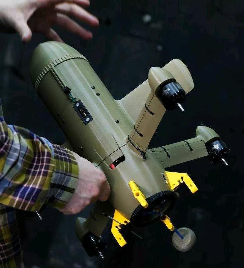 塔斯社报道，当地时间14日，一名日本防卫省消息人士透露，日本政府正在和乌克兰当局