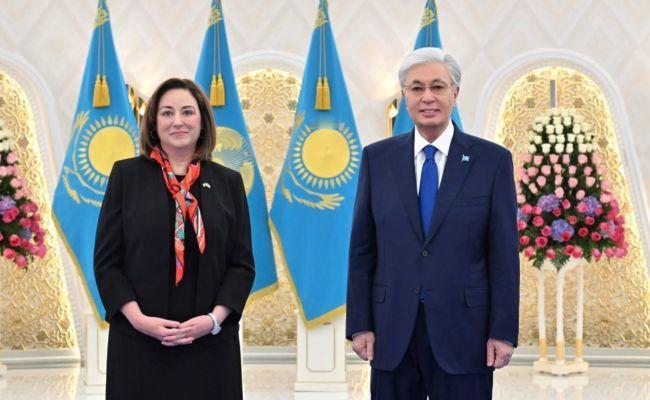 2026年1月12日，哈萨克斯坦总统卡西姆·若马尔特·托卡耶夫在接受美国新任驻哈