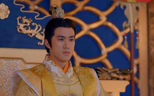 公元664年，穿着女人衣裙的唐高宗长子李忠战战兢兢的跪在地上，听太监宣旨：“庶人