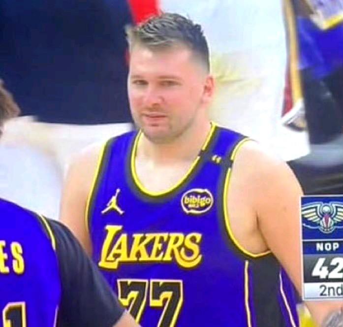 这么一看，东契奇确实瘦了好多。老实人变薄肌体育生……震撼吧，湖人有福了。图1、