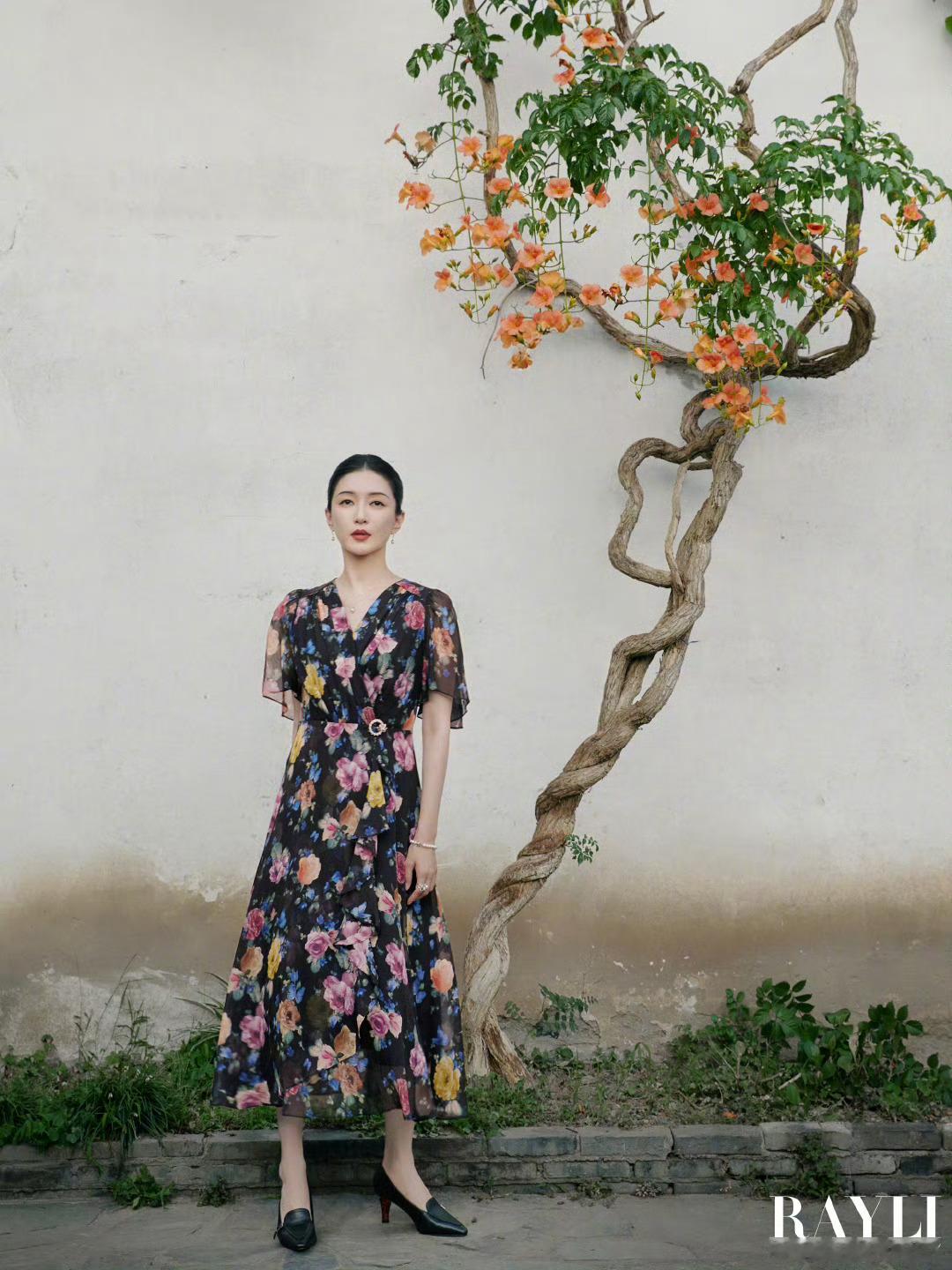 江疏影庭深几许，光影成诗​​​