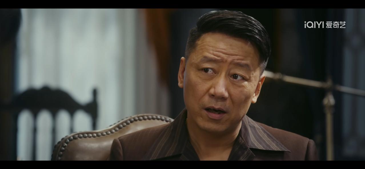 《风与潮》黄公杰给何贤送礼！不是感恩而是算计。看着一袋子大米，火腿肠，点心，